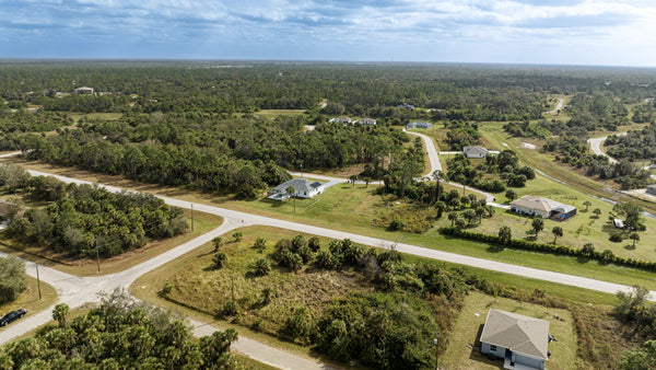 Buildable Homesite with Power & Road Frontage near Port Charlotte : FL_Sarasota_00001