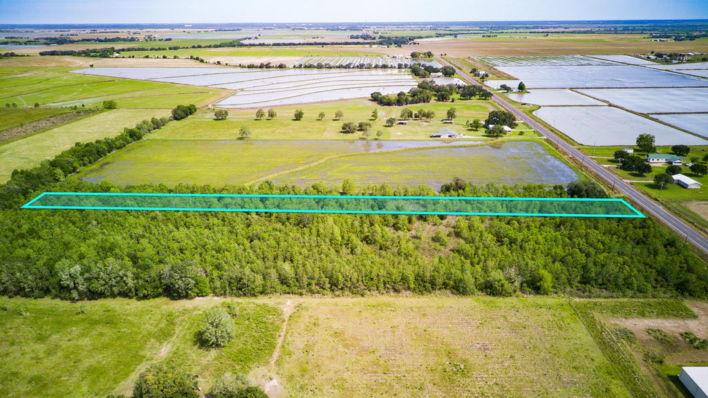 4 Wooded Acres with Power, Water & Highway Road Frontage near Crowley, LA : LA_Acadia_00001