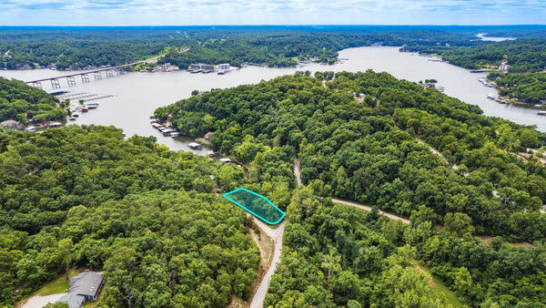 0.49 Acres Wooded Corner Lot on Lake of the Ozarks : MO_Camden_00001