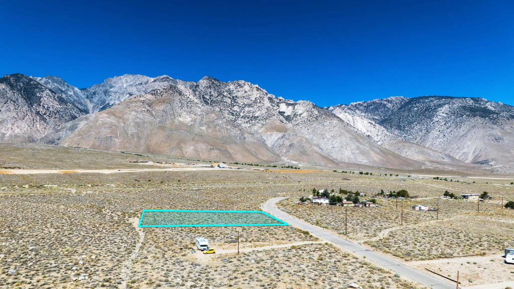 0.77 Acres with Mountain Views near Inyo National Forest & Bordering BLM Land : CA_Inyo_00004