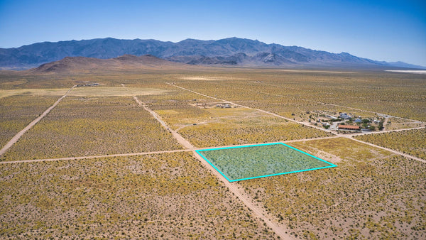 2.5 Acres Corner Lot Surrounded by Millions of Acres of Public Land : CA_Inyo_00012