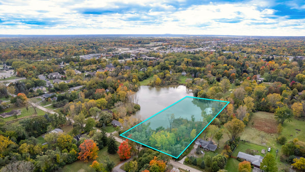 3.82 Acres with Pond, Power & Road Frontage only 9 miles from Detroit City Limits : MI_Oakland_00001