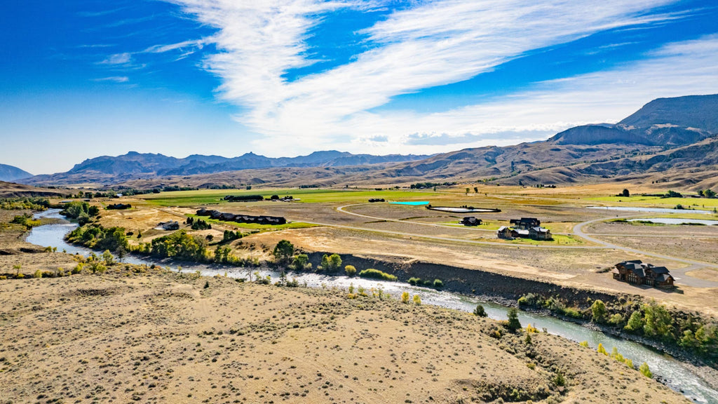 1.65 Acres Lot in Gated Subdivision minutes from Yellowstone National Park : WY_Park_00002