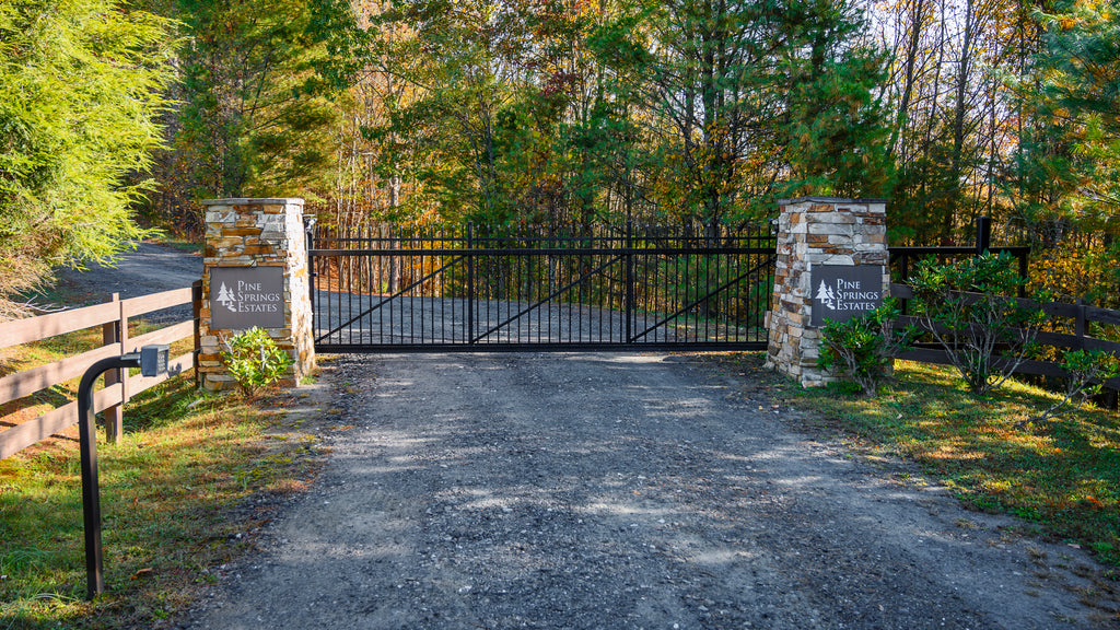 1.24 Acre Wooded Homesite in Gated Community near River : NC_Ashe_00007
