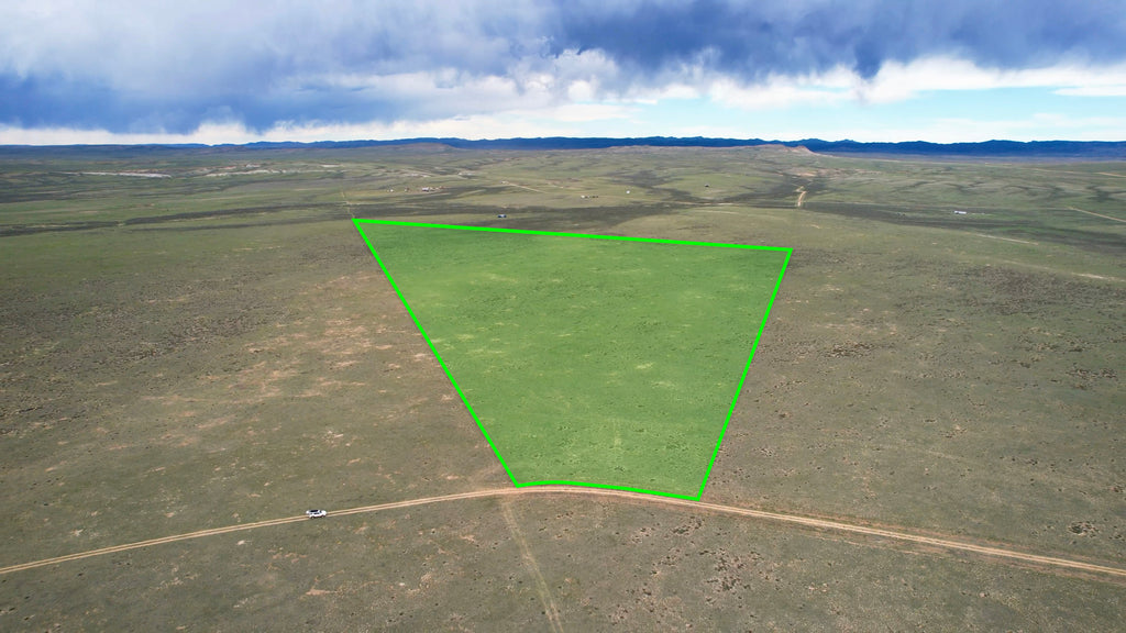 35 Acres with Dirt Road Access near BLM Land : WY_Albany_00001